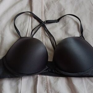 Victorias secret Bombshell..front latch adjustable back straps..heavy padded